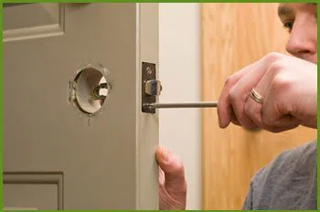 Neighborhood Locksmith Services New York, NY 212-659-0021 - 13-lock-replace